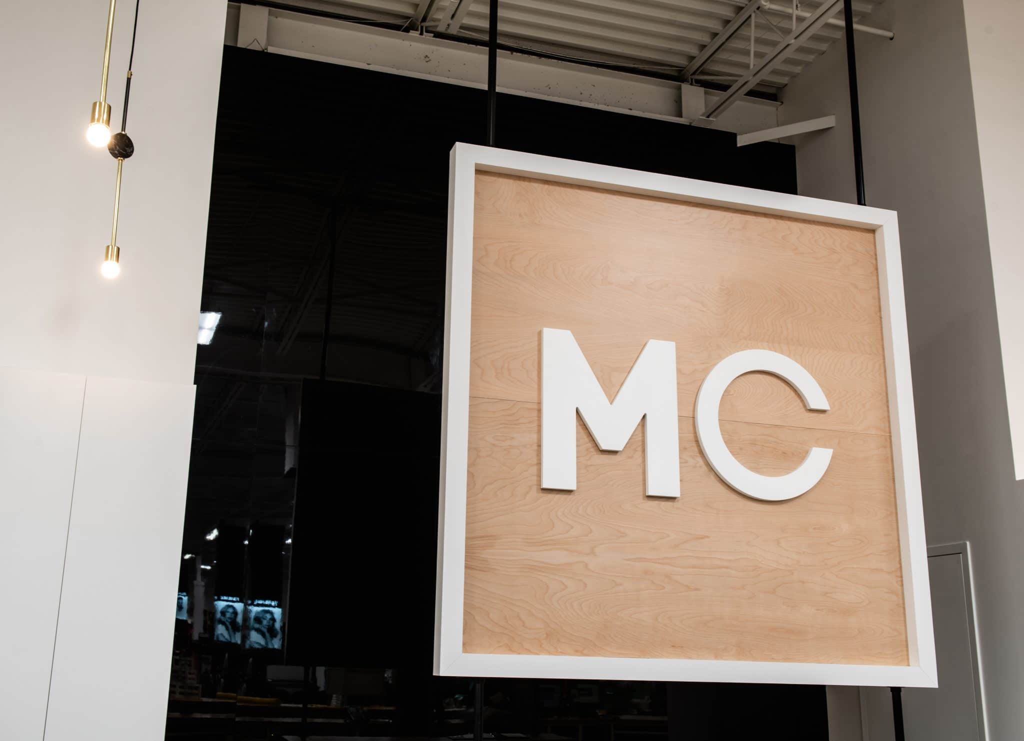 Affichage du logo MC au comptoir caisse